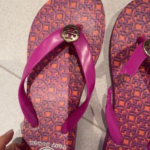 Tori burch flip flop 7 almost new but only left